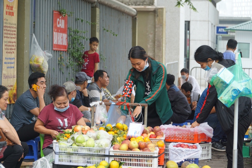 Người dân nội thành không nuốt nổi cơm vì mùi rác thải - 2 Người dân nội thành không nuốt nổi cơm vì mùi rác thải - 2