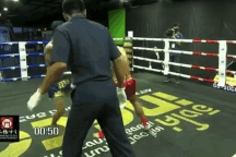 Tuyệt chiêu "phá trụ" giúp võ sĩ dễ dàng hạ gục đối thủ