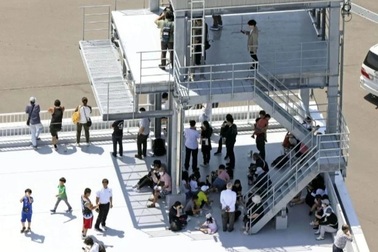 Cảnh báo sóng thần: Cô dâu Việt hốt hoảng và phản ứng lạ của người Nhật