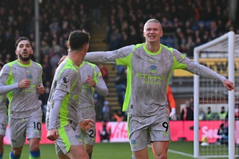 Haaland lập cú đúp, Man City tiếp tục đua vô địch với Arsenal