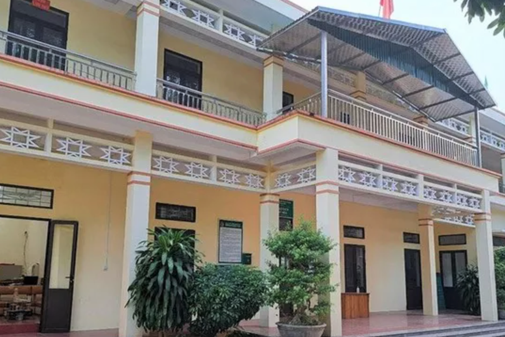 Bắt Bí thư, Chủ tịch và Phó Chủ tịch một xã ở Hòa Bình - 1 Bắt Bí thư, Chủ tịch và Phó Chủ tịch một xã ở Hòa Bình - 1