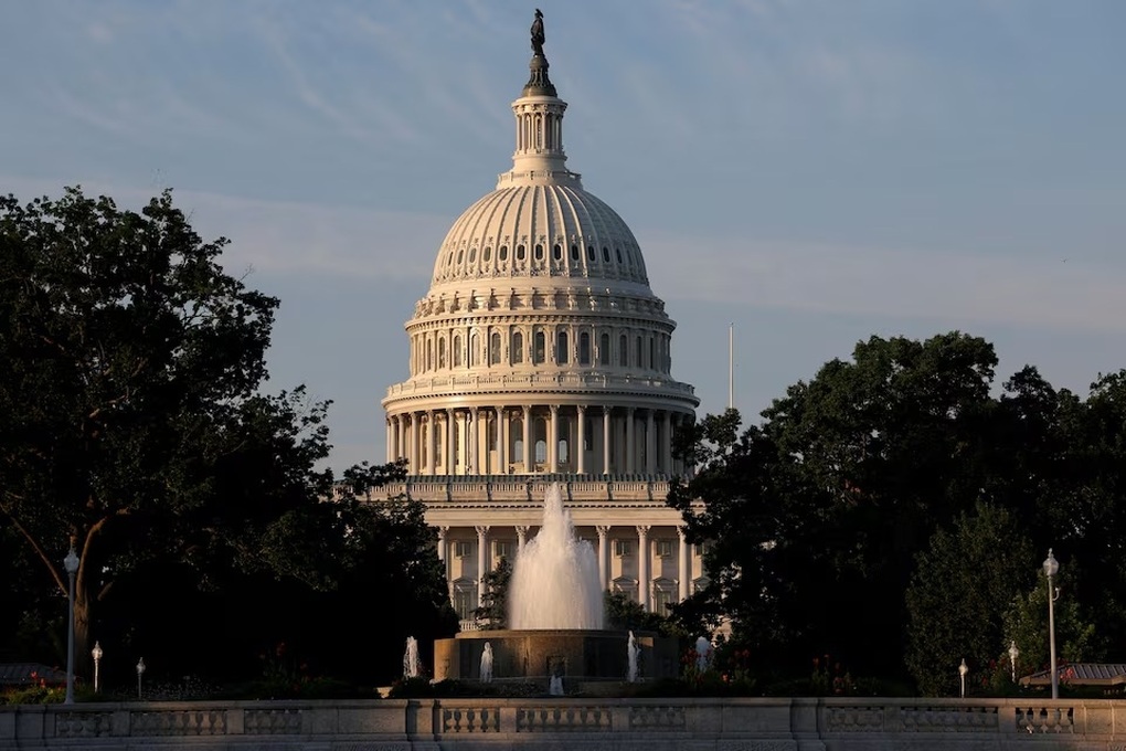 Hạ viện thông qua dự luật chi tiêu, chính phủ Mỹ sắp mở cửa lại - 1