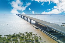 Cầu vượt biển dài nhất Việt Nam bị “bắt lỗi”!