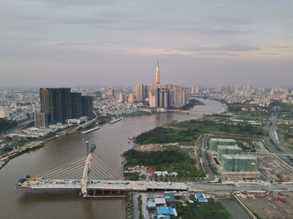 Đầu tàu kinh tế TPHCM vượt bão ra sao sau 6 tháng? - 3 Đầu tàu kinh tế TPHCM vượt bão ra sao sau 6 tháng? - 3