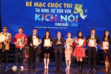 9 diễn viên trẻ đoạt Huy chương Vàng tại Tài năng trẻ diễn viên Kịch 2020