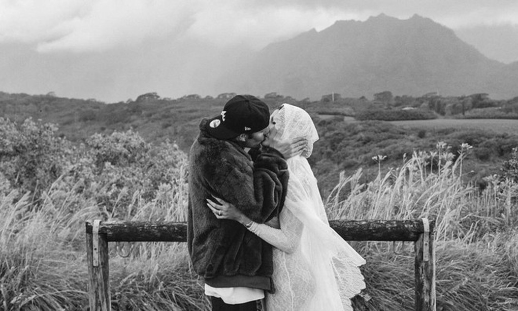 Hailey Bieber diện đầm xuyên thấu, nhan sắc mẹ bầu được khen ngợi - 6 Hailey Bieber diện đầm xuyên thấu, nhan sắc mẹ bầu được khen ngợi - 6