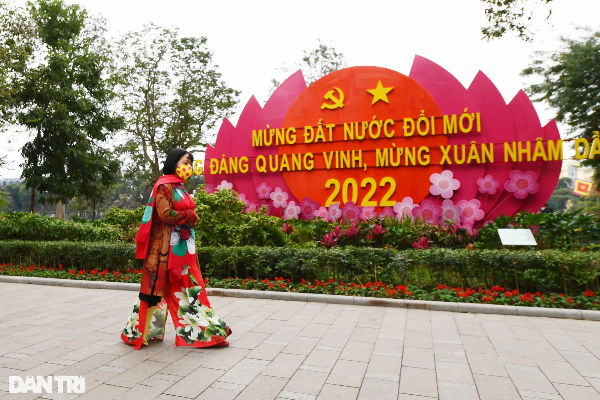 Hà Nội tĩnh mịch, vắng vẻ trong buổi sáng mùng 1 Tết - 16 Hà Nội tĩnh mịch, vắng vẻ trong buổi sáng mùng 1 Tết - 16