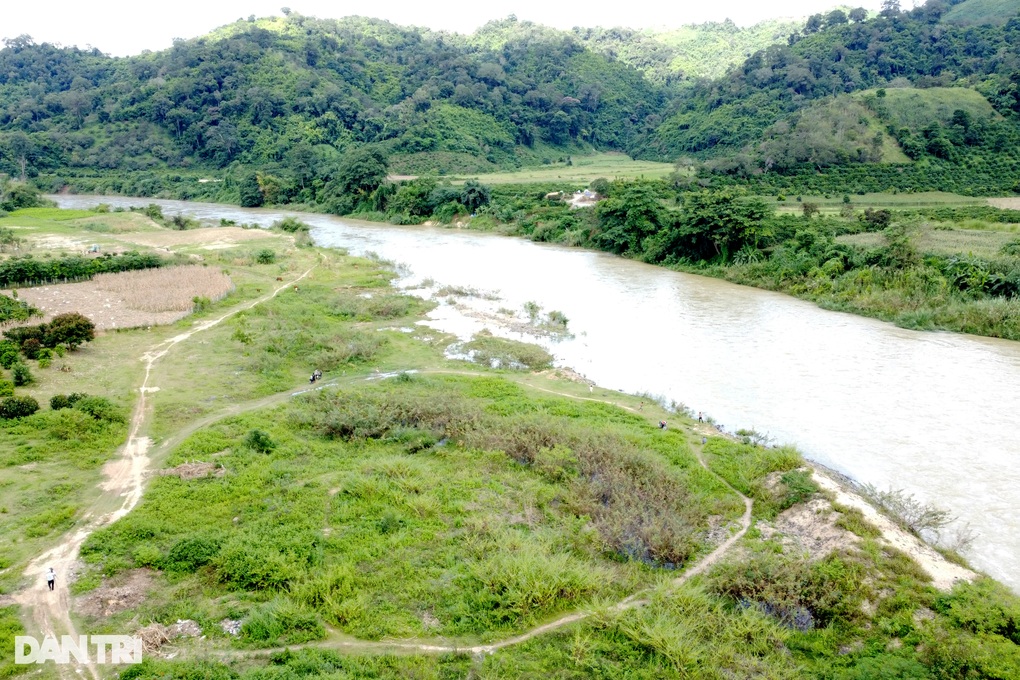 Cây cầu bị lãng quên 23 năm: Hai tỉnh vẫn tranh luận giữ hay bỏ - 1 Cây cầu bị lãng quên 23 năm: Hai tỉnh vẫn tranh luận giữ hay bỏ - 1