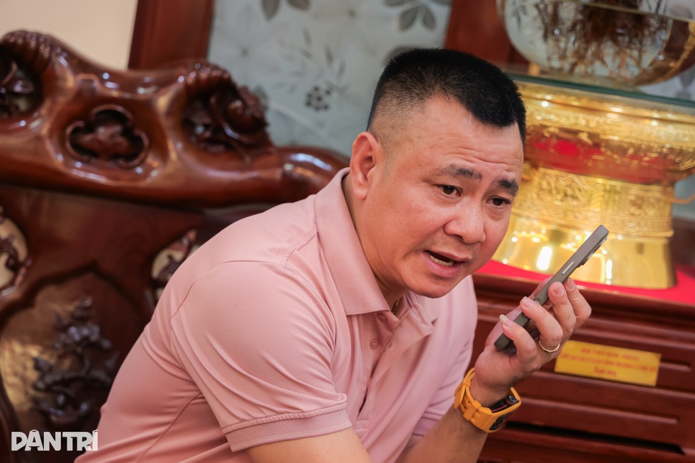 NSND Tự Long nói về vợ trẻ: “Cô ấy chịu đựng tôi nhiều - 4