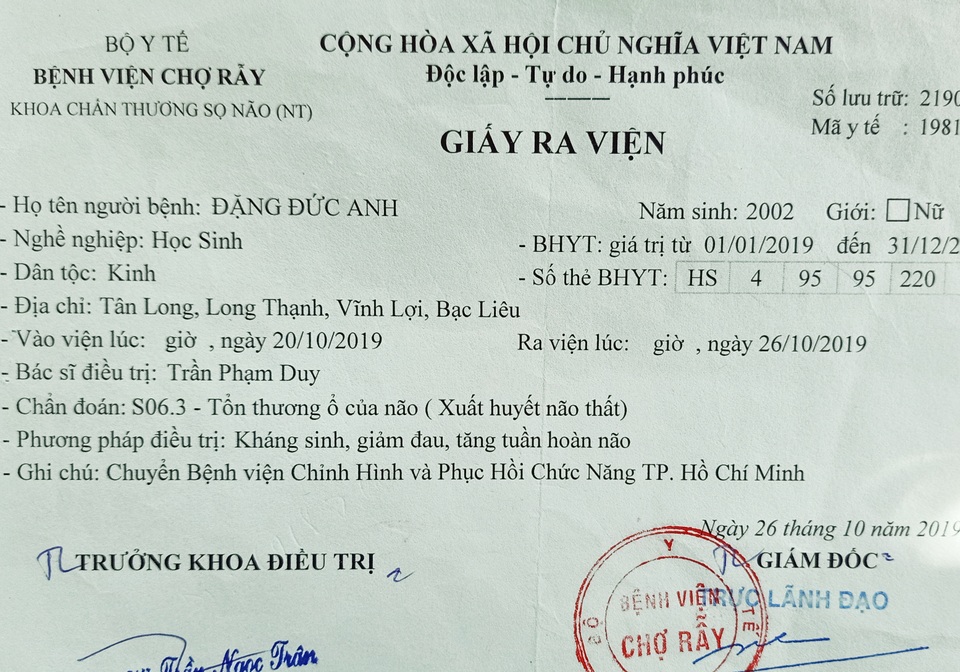 Nam sinh bị đánh chấn thương não: Hơn 7 tháng, chưa có kết luận thỏa đáng - 2 Nam sinh bị đánh chấn thương não: Hơn 7 tháng, chưa có kết luận thỏa đáng - 2