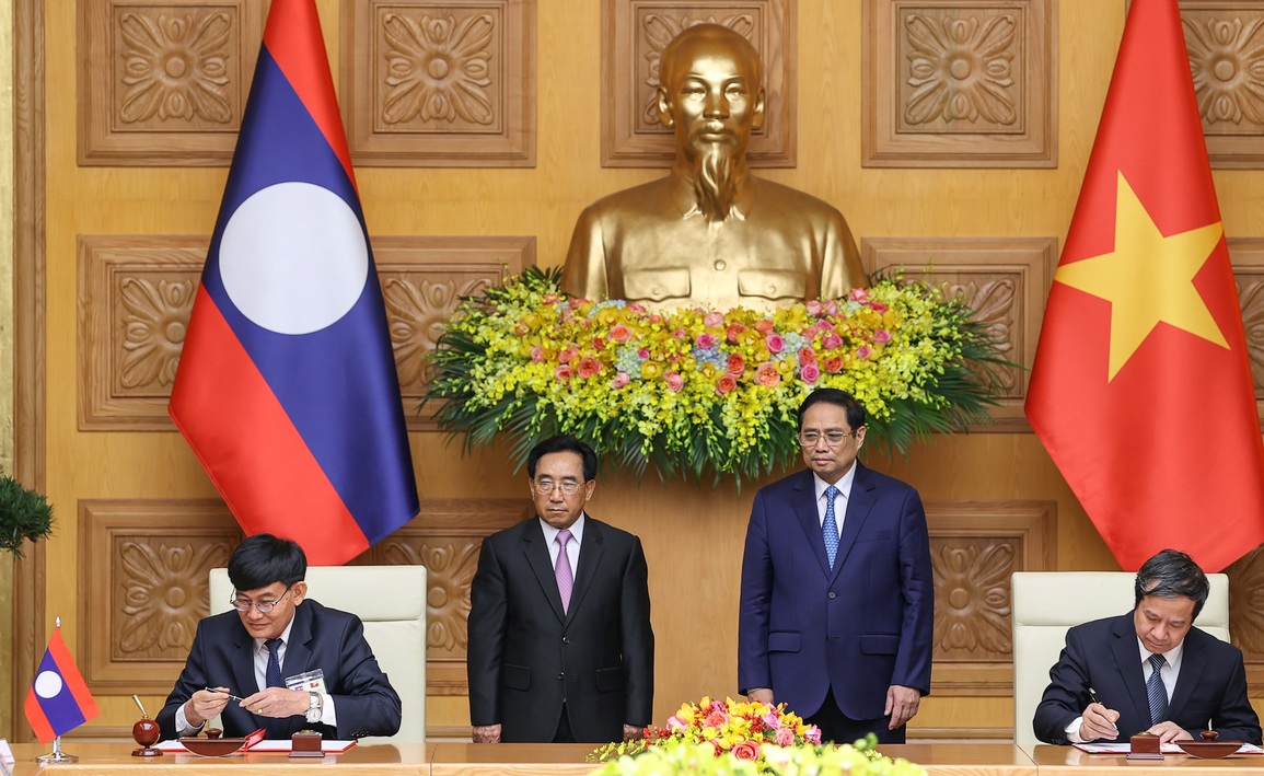 Việt Nam - Lào: Quan hệ vĩ đại, đoàn kết đặc biệt, hợp tác toàn diện - 3 Việt Nam - Lào: Quan hệ vĩ đại, đoàn kết đặc biệt, hợp tác toàn diện - 3