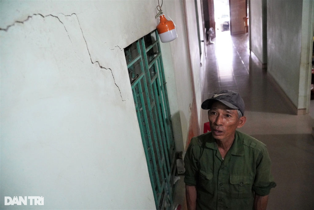 Thi công nâng cấp quốc lộ 8A gây hư hỏng hơn 150 nhà dân - 2 Thi công nâng cấp quốc lộ 8A gây hư hỏng hơn 150 nhà dân - 2