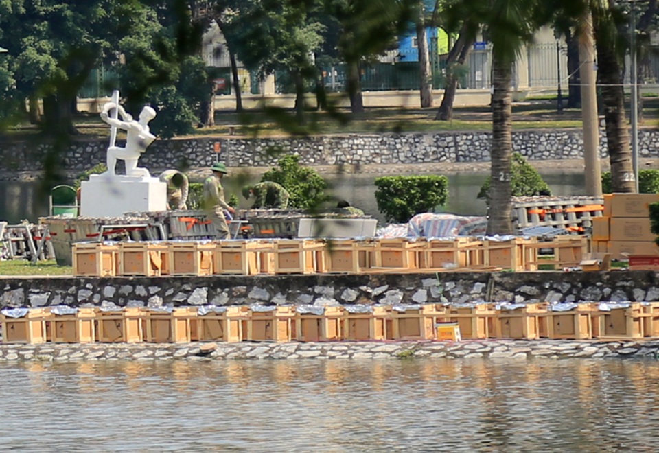 Trận địa pháo hoa tại điểm bắn duy nhất ở Hà Nội - 1 Trận địa pháo hoa tại điểm bắn duy nhất ở Hà Nội - 1