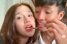 Hậu vệ Bùi Tiến Dũng sắp làm đám hỏi với bạn gái xinh đẹp, fans nữ tiếc hùi hụi