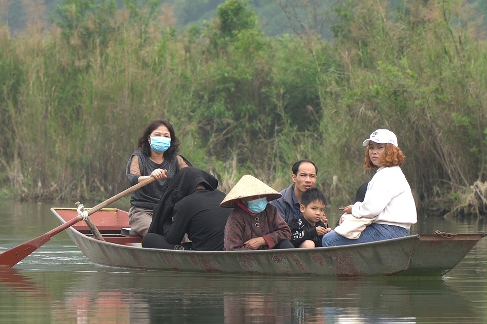 Dẫn khách chui ở chùa Hương: Giải thích khó hiểu của Phó Chủ tịch Mỹ Đức - 2 Dẫn khách chui ở chùa Hương: Giải thích khó hiểu của Phó Chủ tịch Mỹ Đức - 2