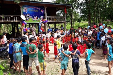 Tết Trung thu ý nghĩa với trẻ em kém may mắn, học sinh vùng cao