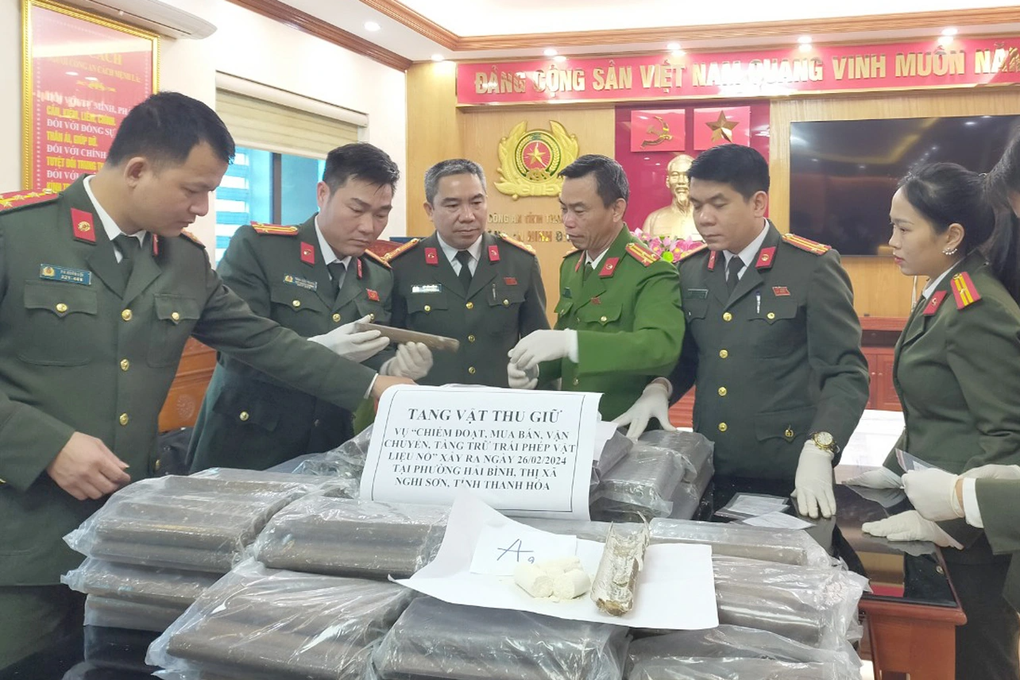 Bắt giam 3 đối tượng chiếm đoạt, mua bán trái phép hơn nửa tấn thuốc nổ - 1 Bắt giam 3 đối tượng chiếm đoạt, mua bán trái phép hơn nửa tấn thuốc nổ - 1