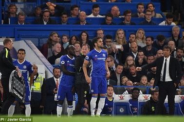 Lý do Chelsea thất bại: Conte… phản ứng quá chậm