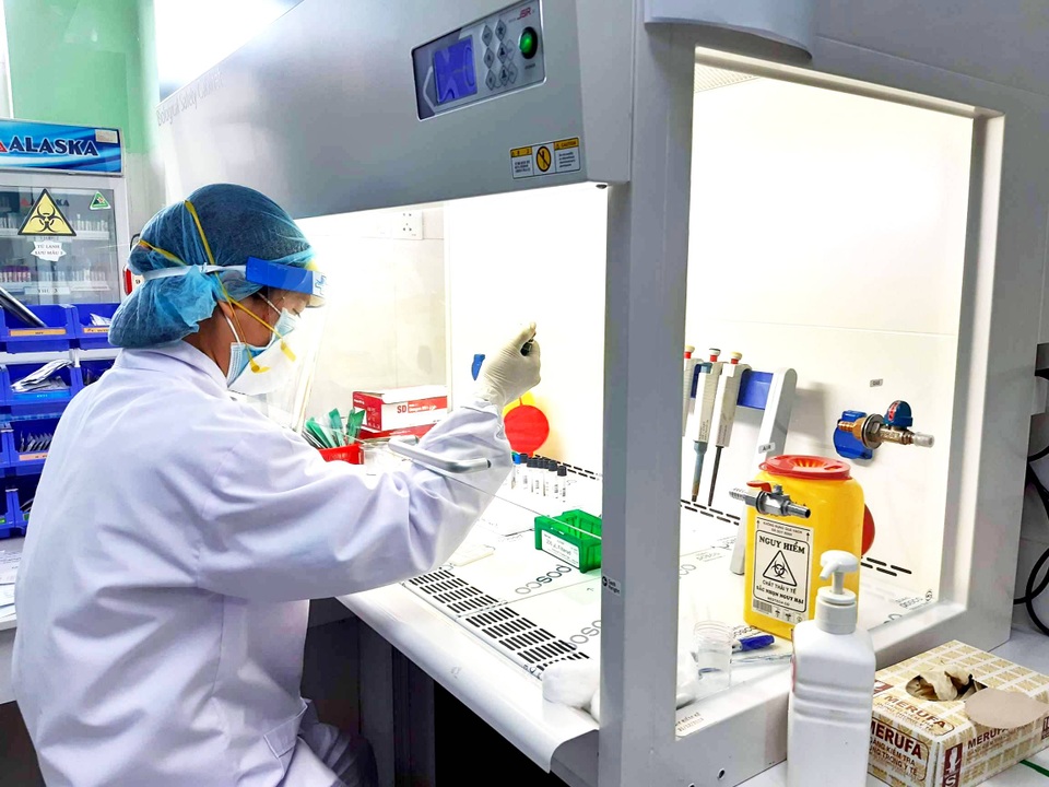 Covid-19 lây nhiễm mạnh, 7 người trong một gia đình Quảng Nam mắc bệnh - 1 Covid-19 lây nhiễm mạnh, 7 người trong một gia đình Quảng Nam mắc bệnh - 1