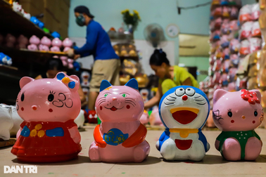 Lò nung tượng mèo đất tất bật ngày cận Tết Quý Mão