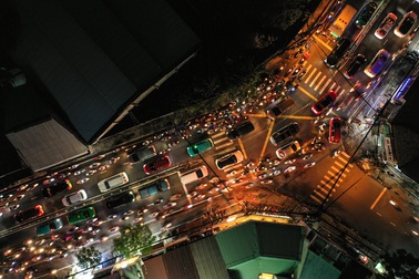 Đứng đầu về ùn ứ, đường Nguyễn Tất Thành vượt ngưỡng thông hành 140%