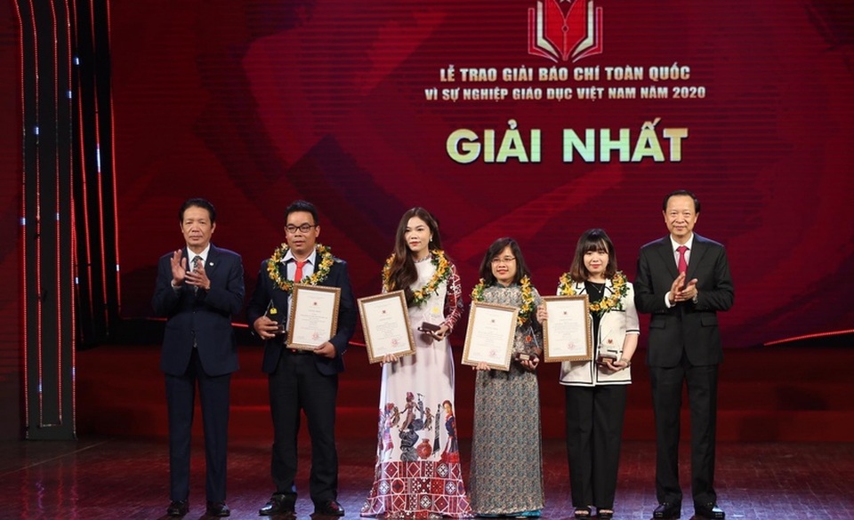50 tác phẩm đoạt Giải báo chí toàn quốc “Vì sự nghiệp Giáo dục VN” 2020 - 2 50 tác phẩm đoạt Giải báo chí toàn quốc “Vì sự nghiệp Giáo dục VN” 2020 - 2
