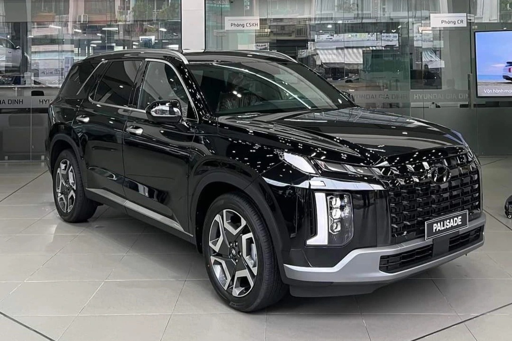 Loạt xe giảm giá mạnh nhất tháng Ngâu, từ vài trăm triệu cho tới cả tỷ đồng - 4 Loạt xe giảm giá mạnh nhất tháng Ngâu, từ vài trăm triệu cho tới cả tỷ đồng - 4