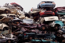 Thành tỷ phú đô la nhờ buôn bán ô tô phế liệu