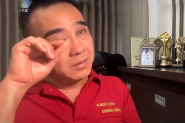 Quyền Linh nghẹn ngào bật khóc trên sóng vì thương TPHCM "bị bệnh"