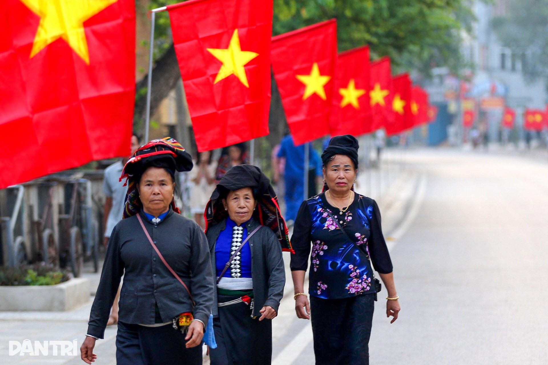 Cuộc tề tựu đồng bào trong ngày vui nhất miền Tây Bắc - 6