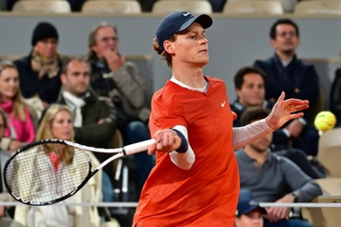 Sinner, Alcaraz duy trì phong độ ấn tượng tại Roland Garros