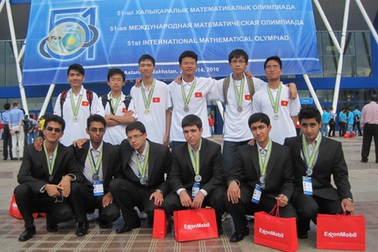 Huy chương Bạc Toán quốc tế đến từ tấm gương tự học