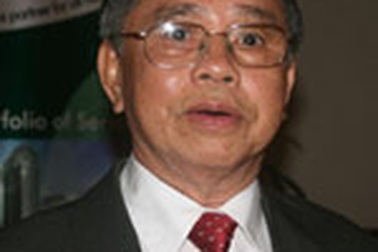 “Vừa đá bóng vừa thổi còi” trong thẩm định giá