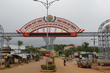 Chủ tịch huyện bị tạm đình chỉ công tác vì mắc nhiều sai phạm