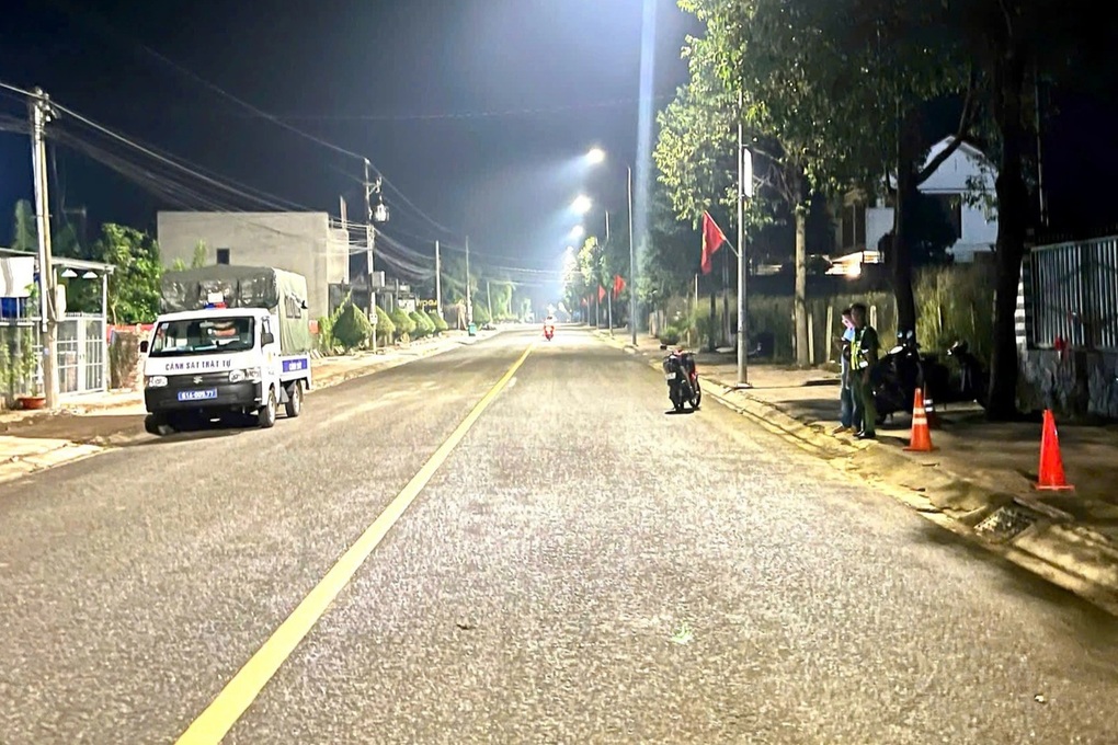 Mâu thuẫn khi ăn nhậu, người đàn ông bị đâm tử vong ở TPHCM - 1 Mâu thuẫn khi ăn nhậu, người đàn ông bị đâm tử vong ở TPHCM - 1