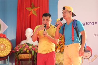 Danh hài Xuân Bắc, Tự Long khuấy động lễ khai giảng ở năm học mới ở Đà Nẵng