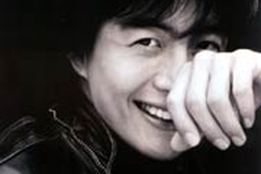 Bae Yong Jun rơi nước mắt