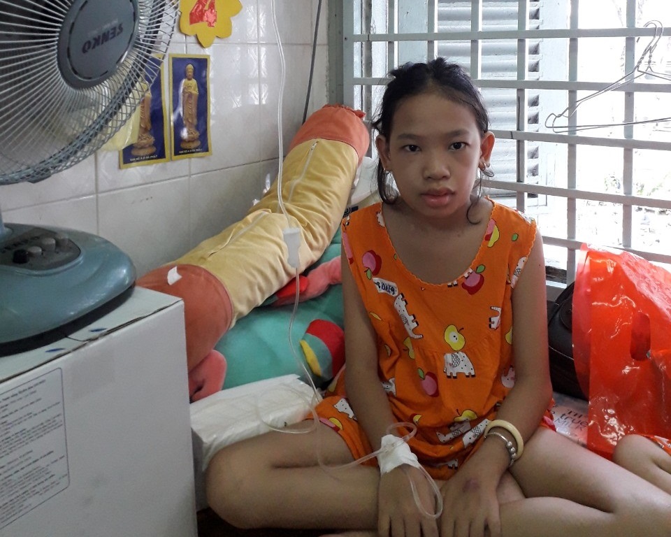Xót xa cảnh bé gái đau đớn gọi: Mẹ ơi cứu con! - 5 Xót xa cảnh bé gái đau đớn gọi: Mẹ ơi cứu con! - 5