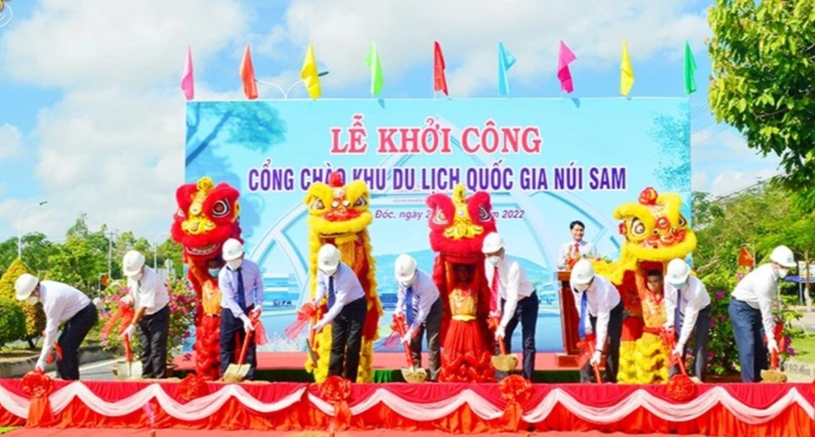 An Giang nói gì về lùm xùm xây cổng chào khu du lịch hơn 12 tỷ đồng? - 2 An Giang nói gì về lùm xùm xây cổng chào khu du lịch hơn 12 tỷ đồng? - 2