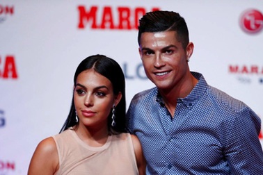 Chứng minh tình yêu bền chặt, C.Ronaldo thêm tên bạn gái vào… di chúc