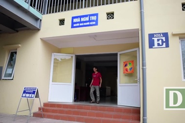 "Mục sở thị" nhà trọ giá 15 nghìn đồng ở bệnh viện Việt Đức