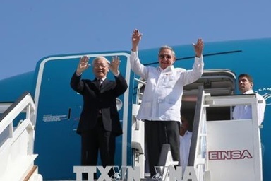 Chủ tịch Raul Castro Ruz cùng Tổng Bí thư Nguyễn Phú Trọng thăm thành phố Santiago De Cuba