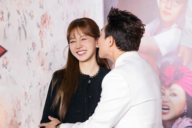 Phản ứng của Hari Won về việc thường xuyên thể hiện tình cảm với Trấn Thành