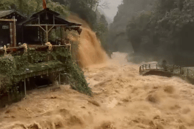 Bão Matmo tăng tốc, du khách cân nhắc khi đi Sa Pa, Mù Cang Chải, Mộc Châu
