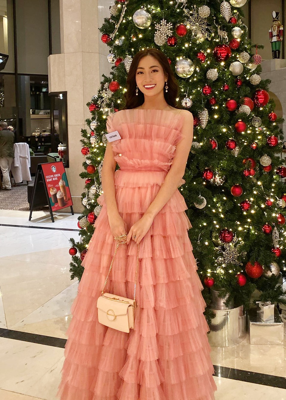 Lương Thùy Linh khoe giọng hát khi dự thi Hoa hậu Thế giới - 3 Lương Thùy Linh khoe giọng hát khi dự thi Hoa hậu Thế giới - 3