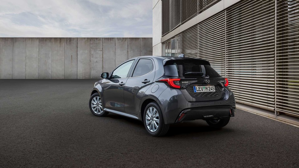 Mazda2 2022 ra mắt tại châu Âu trong diện mạo của Toyota Yaris Hybrid - 4 Mazda2 2022 ra mắt tại châu Âu trong diện mạo của Toyota Yaris Hybrid - 4