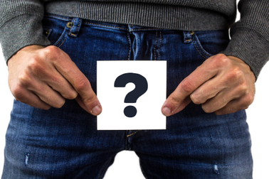 Đang "tự sướng" thì bạn gái gọi, chàng trai gặp cái kết đắng