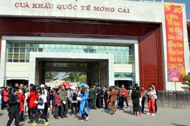 Người và hàng hoá nhập cảnh vào Việt Nam bị kiểm tra như thế nào?