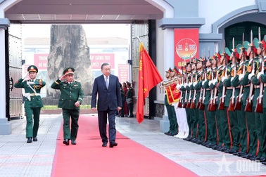 Tổng Bí thư dự Lễ kỷ niệm 80 năm ngày truyền thống Tình báo Quốc phòng