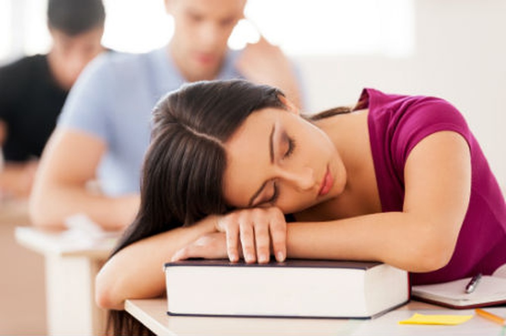 Mơ Đi Thi Không Làm Được Bài: Giải Mã Giấc Mơ và Cách Biến Nó Thành Động Lực
